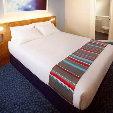 Travelodge London Teddington Exteriér fotografie