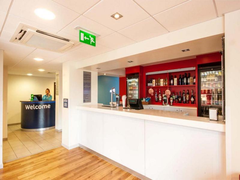 Travelodge London Teddington Exteriér fotografie