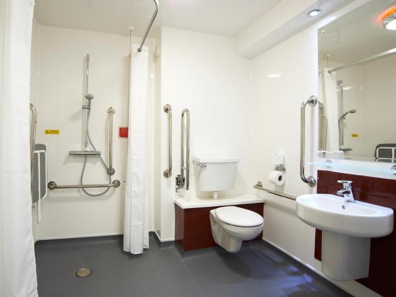 Travelodge London Teddington Exteriér fotografie