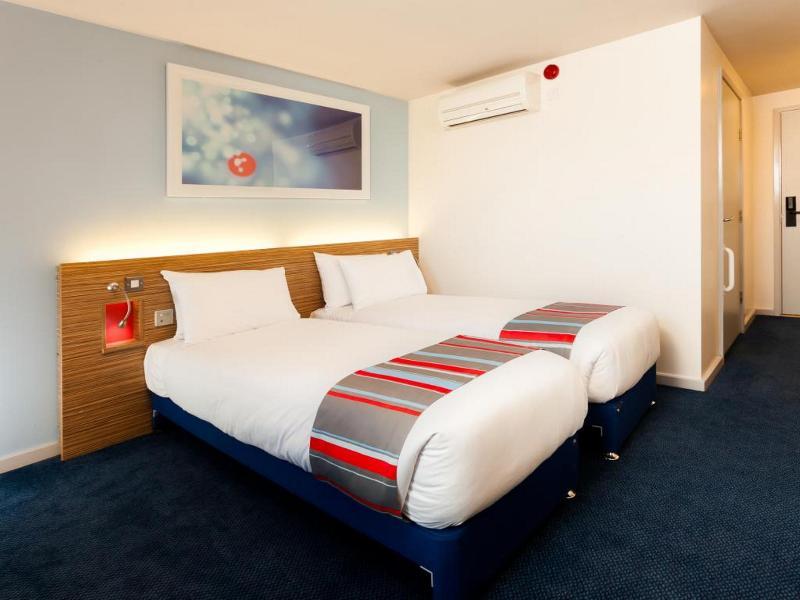 Travelodge London Teddington Exteriér fotografie